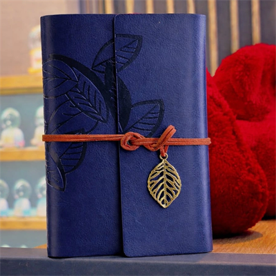 Lacivert Yaprak Desenli Deri Defter