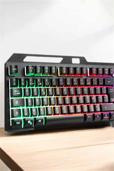 Led Işıklı Oyuncu Klavye Usb Girişli RGB Işıklı Q Klavye Mouse Hediyeli
