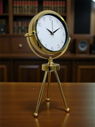 Luxe Glow Gold Üç Ayaklı Metal Masa Saati