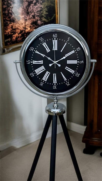 Majestic Krom Tripod Ayaklı Saat