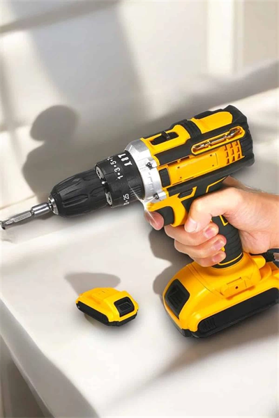 Metal Dişli 24W Akülü Matkap -Çift Bataryalı ve LED Çalışma Işığı ile Tam Set