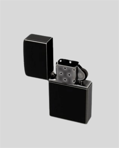Metal Gövdeli Tasarım Çakmak Mat Yüzeyli ve Ergonomik Tutma Özellikli