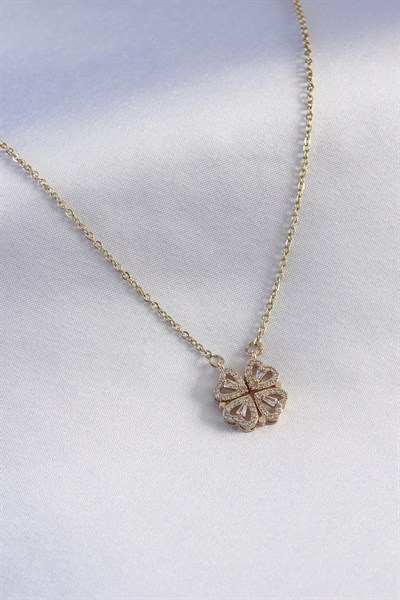 Mey İthalat® 316L Çelik Gold Renk Açılır Zirkon Taşlı Yonca Model Kadın Kolye