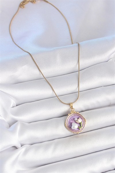 Mey İthalat® 316L Çelik Gold Renk Zincir Mor Mineli İncili Çiçek İşlemeli Portre Model Kadın Kolye