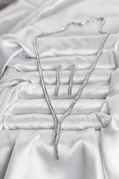 Mey İthalat® Gümüş Renk Baget Zirkon Taşlı Kadın Kolye Küpe Set