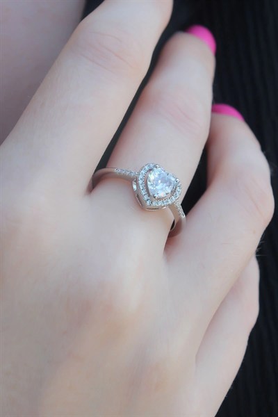 Mey İthalat® Gümüş Renk Zirkon Taşlı Kalp Model Charm Pirinç Kadın Yüzük