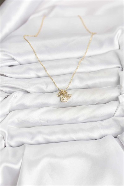 Mey İthalat® Pirinç Gold Renk Minimal Charmlı Kadın Kolye