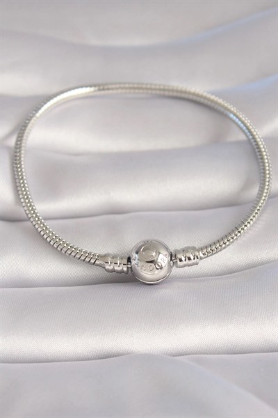 Mey İthalat® Pirinç Gümüş Renk İşleme Detay Charm Model Kadın Bileklik