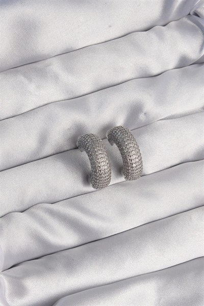 Mey İthalat® Pirinç Gümüş Renk Zirkon Taşlı Yarım Halka Küpe