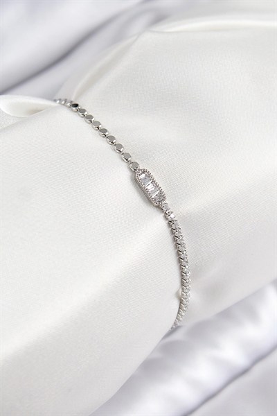 Mey İthalat® Pirinç Zirkon Taşlı Dikdörtgen Model Ezme Zincir Gümüş Renk Kadın Bileklik