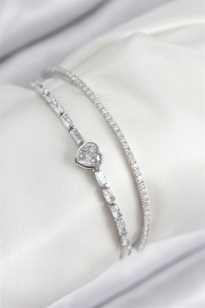 Mey İthalat® Pirinç Zirkon Taşlı Kalp Model Gümüş Renk Kadın Bileklik