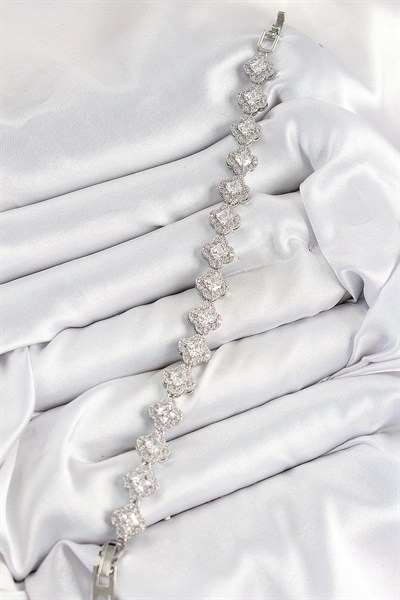 Mey İthalat® Pirinç Zirkon Taşlı Yonca Baget Model Gümüş Renk VIP Seri Kadın Bileklik