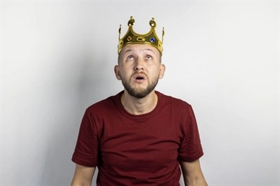 Mey İthalat® Plastik Kral Tacı Altın Renk Yetişkin Boy 55 cm