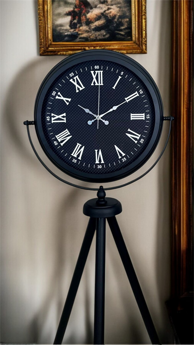 Midnight Black Tripod Ayaklı Saat