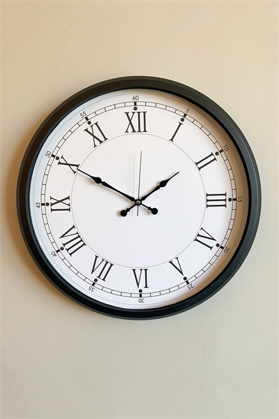 Modern 52 Cm Black & White Roma Rakamlı Metal Duvar Saati