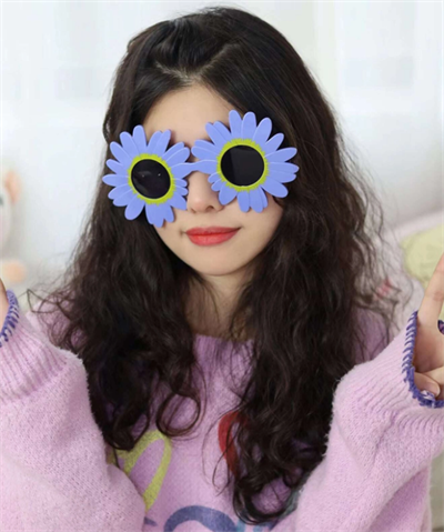 Mor Renk Papatya Şekilli Parti Gözlüğü 18x10 Cm