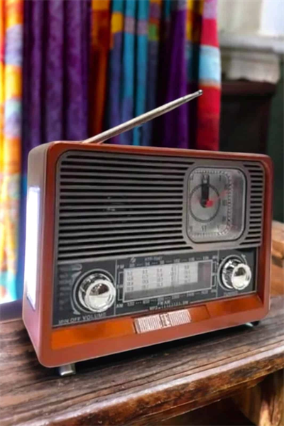 Nostaljik Radyo USB,AUX Ve SD Kart Girişli Bluetooth Bağlantılı