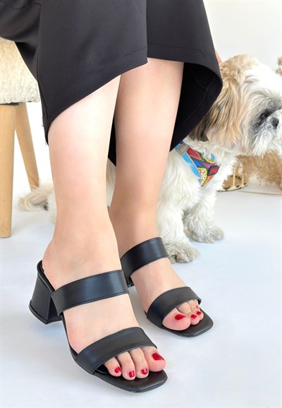 Osper Siyah Cilt Topuklu Terlik