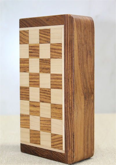 Özel Vernikli Mıknatıs Taşlı Ahşap Katlanabilir Kutulu Satranç Oyunu 17.5 Cm