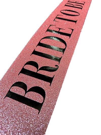 Pembe Üzeri Siyah Büyük Bride To Be Yazılı Simli Işıltılı Kuşak Kemer 10 cm Genişlik (3936)