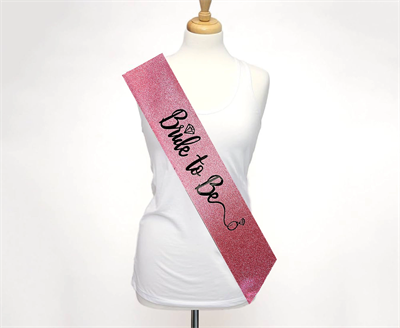 Pembe Üzeri Siyah İtalik Alyanslı Bride To Be Yazılı Simli Işıltılı Kuşak Kemer 10 Cm Genişlik Bx40