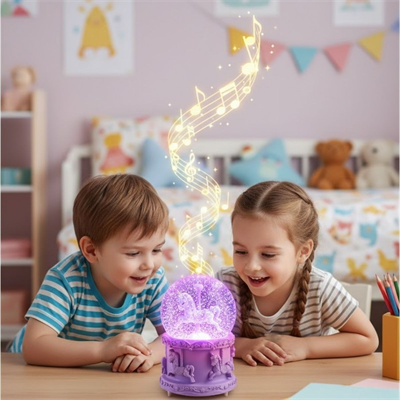 Pilli Işıklı Müzikli Kar Küresi–At Figürlü Eğlenceli Masaüstü Biblo, LED Aydınlatmalı Dekoratif Hediyelik Kar Küresi