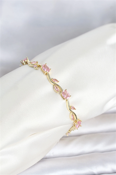 Pirinç Gold Renk Pembe Zirkon Taşlı Çiçek Model Kadın Bileklik