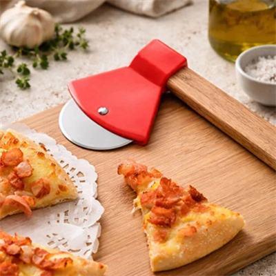 Pizza Kesici - Balta Tasarımlı - Ahşap Saplı - Paslanmaz Çelik Bıçaklı
