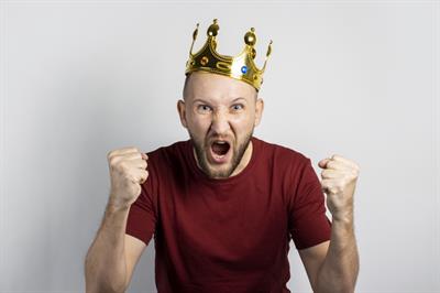 Plastik Kral Tacı Altın Renk Yetişkin Boy 55 cm (3936)