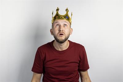 Plastik Kral Tacı Altın Renk Yetişkin Boy 55 cm (3936)