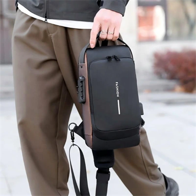 Powerbank Destekli Erkek Ön Göğüs Çantası