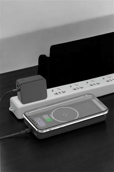 Powerbank Taşınabilir 10.000 Mah Hızlı Şarj Dijital Göstergeli