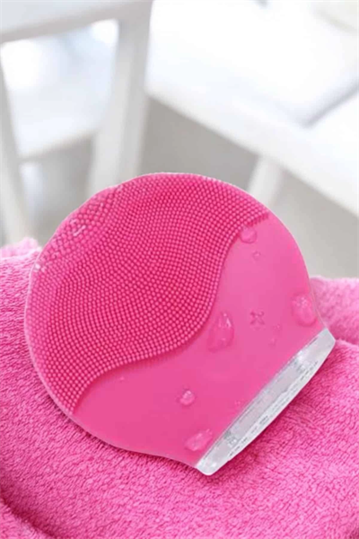 Profesyonel Yüz Temizleme Masaj Aleti Su Geçirmez, Kablosuz Şarj Özellikli Kolay Temizlenebilir