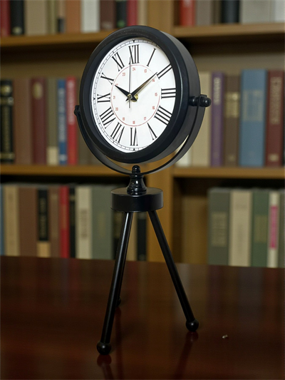 Pure Black Roma Rakamlı Üç Ayaklı Metal Masa Saati