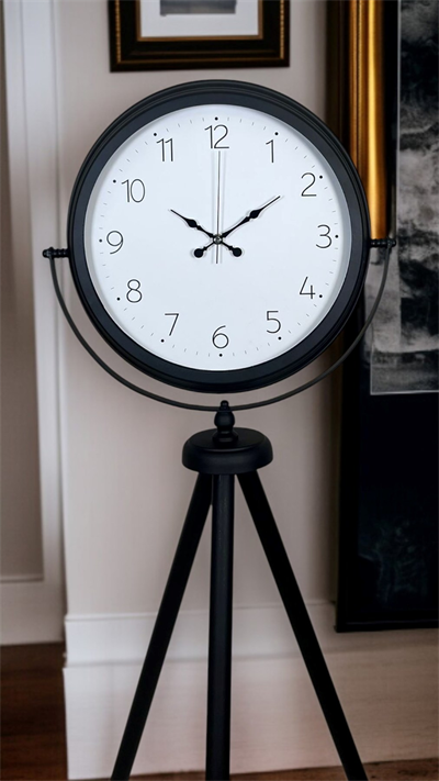 Pure Black Tripod Ayaklı Saat