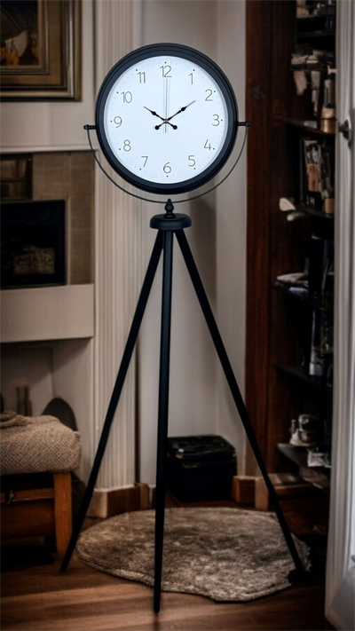 Pure Black Tripod Ayaklı Saat
