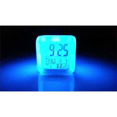 Renk Değiştiren Küp Saat