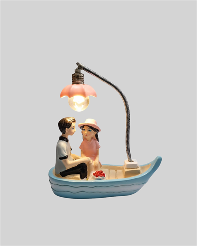 Romantik Sandal Üzerinde Çift Figürü LED Gece Lambası Masa Dekoru Yeni Nesil