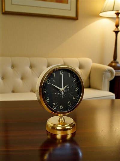 Royal 25 x 20 Cm Gold Metal Masa Saati