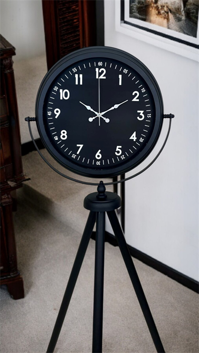 Royal Black Tripod Ayaklı Modern Tasarım Saat