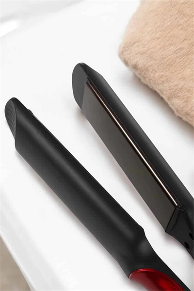 Saç Düzleştirici Isı Ayarlı Seramik Kaplama Döner Kablo Yıpranma Karşıtı