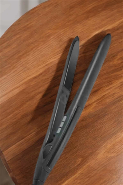 Saç Düzleştirici Led Ekranlı Isı Ayarlı Seramik Kaplama Profesyonel