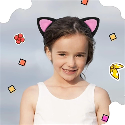 Sevimli Pofuduk Kedi Kulak Tacı