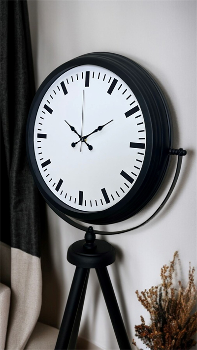 Siyah & Beyaz Saf Sade Tasarım Tripod Ayaklı Saat