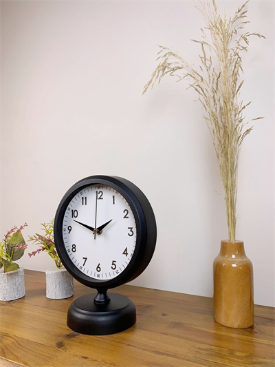 Siyah Metal Dekoratif Masa Saati 25×20 cm