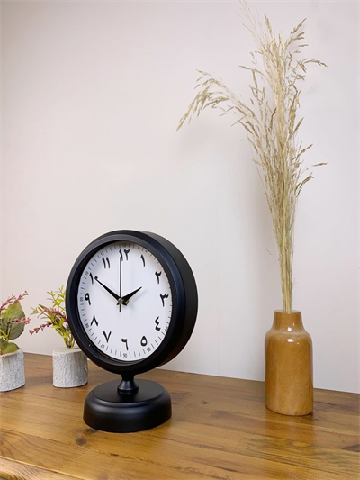 Siyah Metal Farsça Masa Saati 25×20 cm