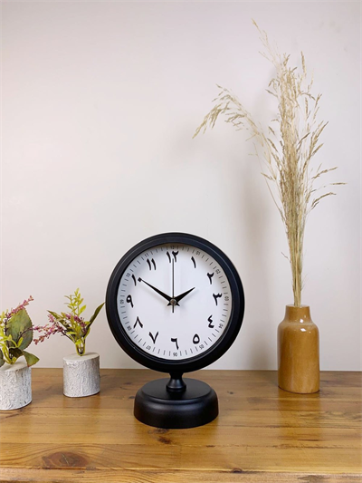 Siyah Metal Farsça Masa Saati 25×20 cm