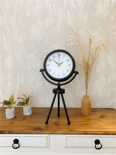 Siyah Metal Mini Tripod Dekoratif Masa Saati 45×26 cm
