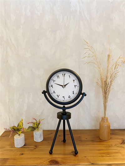 Siyah Metal Mini Tripod Farsça Masa Saati 45×26 cm