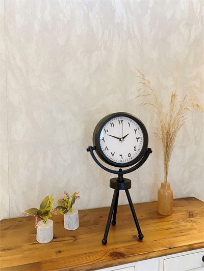 Siyah Metal Mini Tripod Farsça Masa Saati 45×26 cm